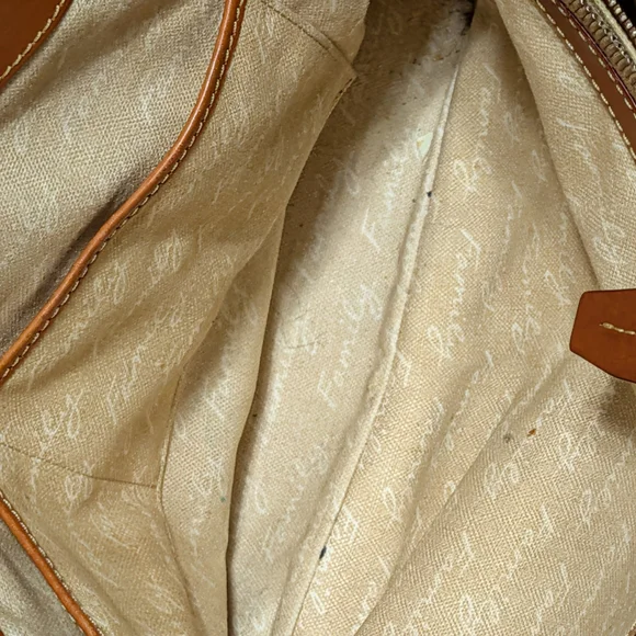 Retired Dooney & Bourke Duck Dynasty Tan Canvas with Brown Leather Logo Patch - Picture 4 of 10